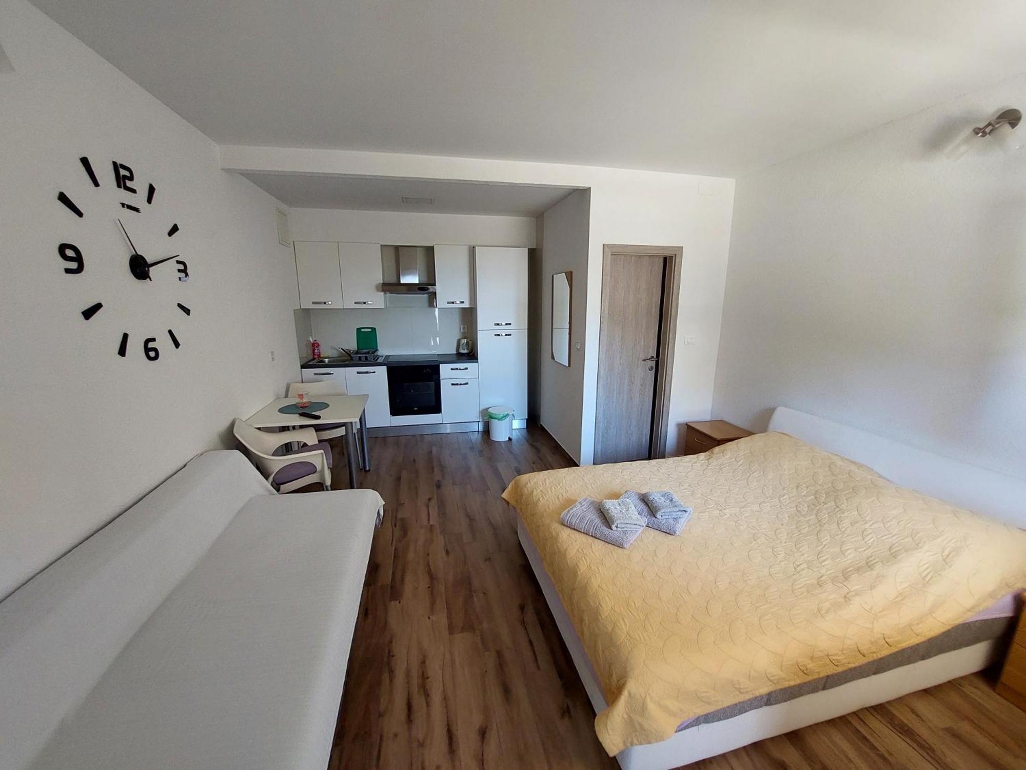 Apartments Matic Baska Voda Ruang foto